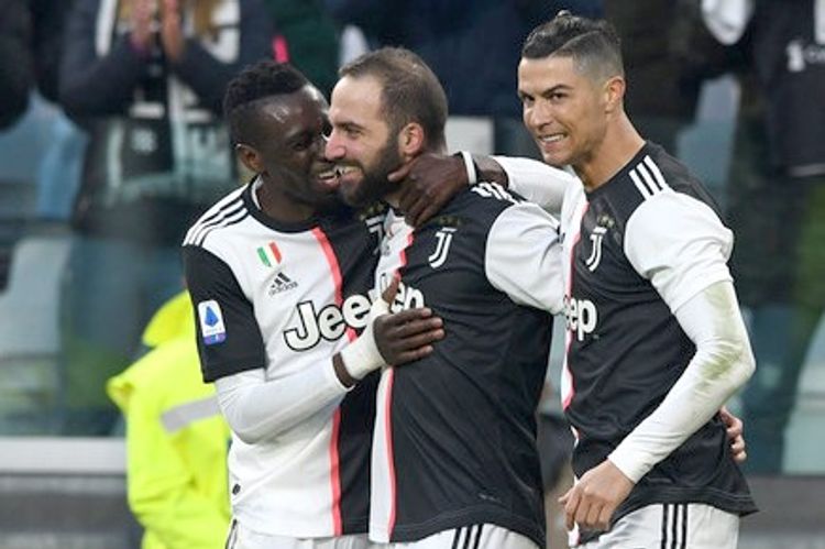 5 futbolçusunu satır - "Yuventus"