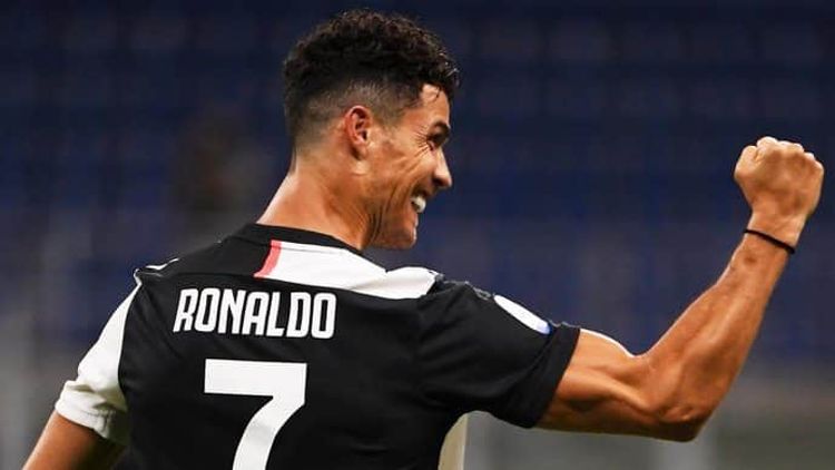 Romarionu arxada qoydu – Kriştiano Ronaldo