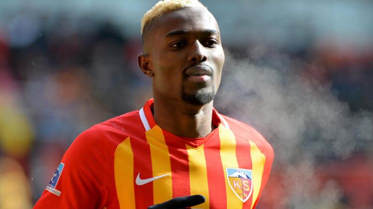 “Qalatasaray” Mensahın transferindən imtina etdi – qiymətinə görə
