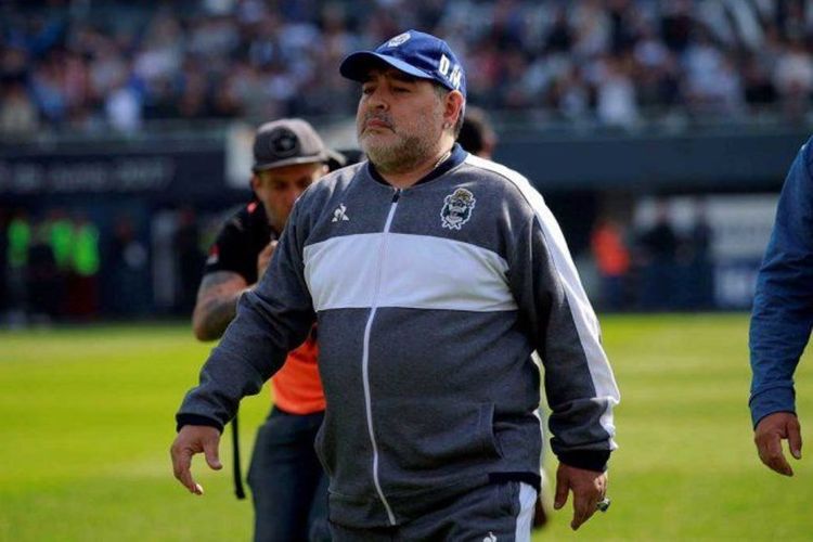 Yeni müqavilə bağladı - Maradona