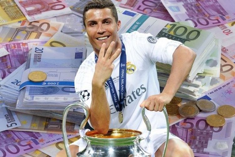 Tarixin ilk milyardçı futbolçusu - Ronaldo