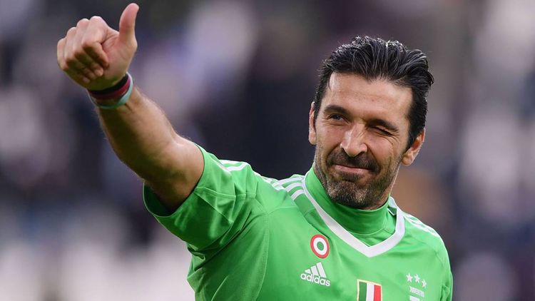 Tarixi rekordun bir addımlığında - Buffon