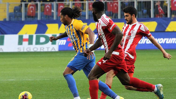 “Qalatasaray”dan ev, “Sivasspor”dan səfər darmadağını