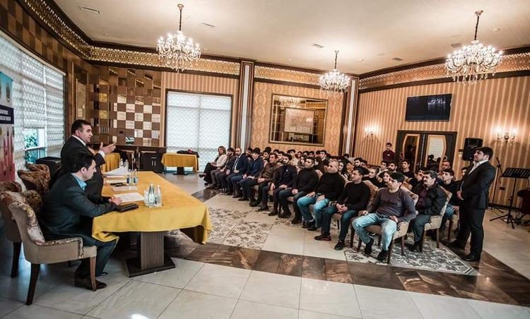 Azərbaycanda şikayətə görə baş məşqçi kənarlaşdırıldı, federasiya buraxıldı