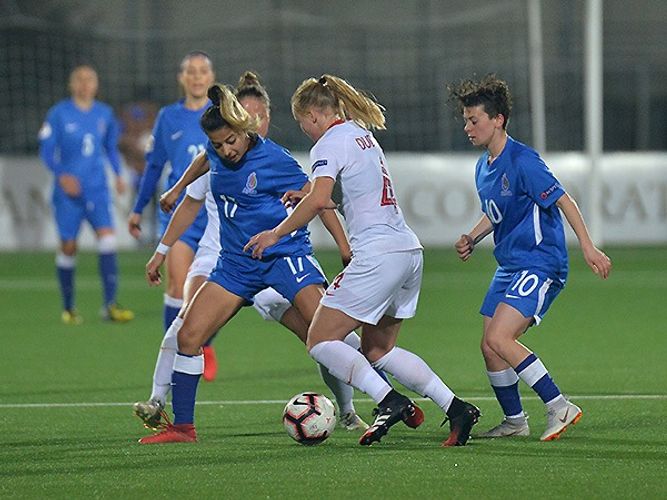 Azərbaycan millisi yenə darmadağın oldu