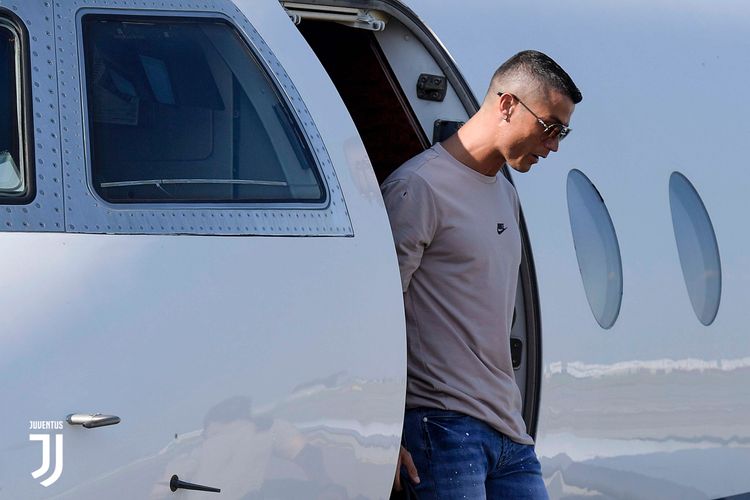 “Yuventus”a dönməkdən imtina etdi - Kriştianu Ronaldo