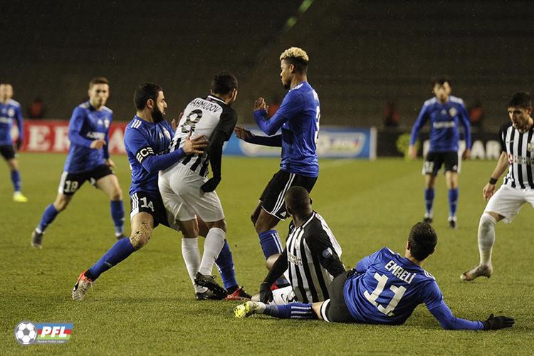 “Qarabağ”ın futbolçusunu aparır - APOEL 