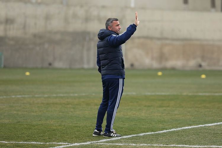 “Qarabağ” oynamır, Qurbanov irəliləyir