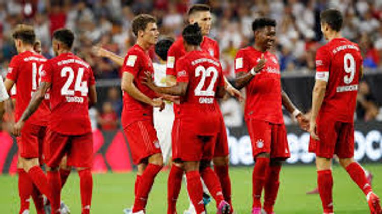 “Bavariya” 3 futbolçu ilə yollarını ayırır