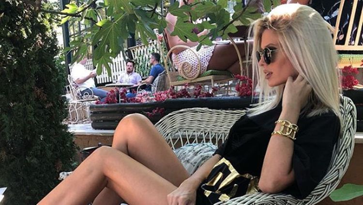 Ulduz futbolçu sevgilisinə görə karantin qaydalarını pozdu - FOTOSESSİYA