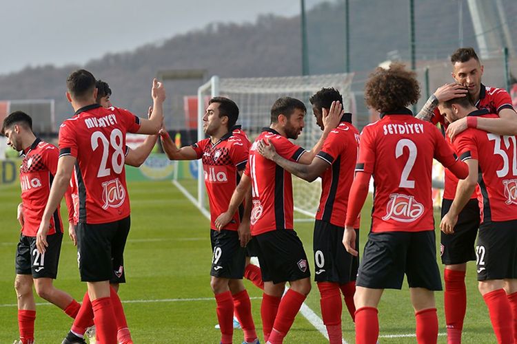 “Qəbələ” və “Qarabağ” fərqli qütblərdə
