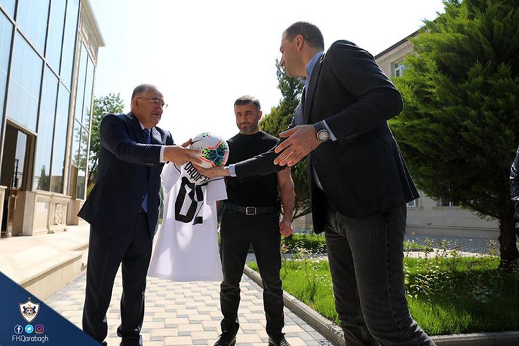 “Qarabağ” ermənilərə qarşı döyüşən bir ordudur” – icra başçısı