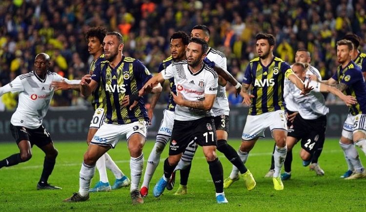 Görüşmək, hakimə yaxınlaşmaq, topa əllə toxunmaq olmaz - Tibbi Heyətin şərtləri