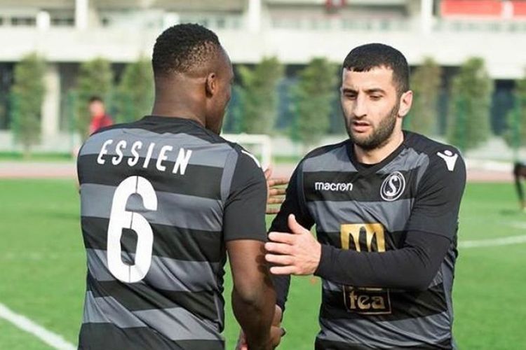 “Essyen özünü ulduz kimi aparmır” - Rahid Əmirquliyev