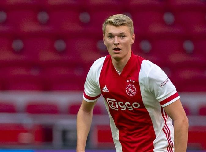 Yurgen Klopp mərkəz müdafiəçisi tapdı - Niderlandda
