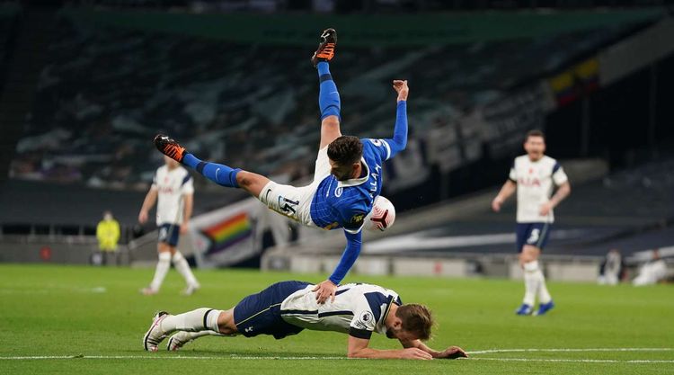 “Everton” uduzdu, “Tottenhem” qalib gəldi - "Liverpul" turu lider bitirdi