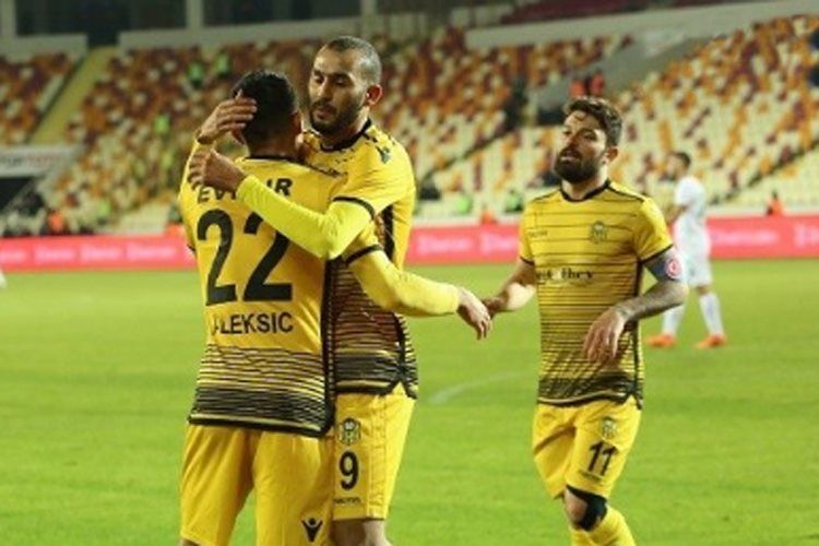 Futbolçusu koronavirusa yoluxdu – Super Liqa klubunun