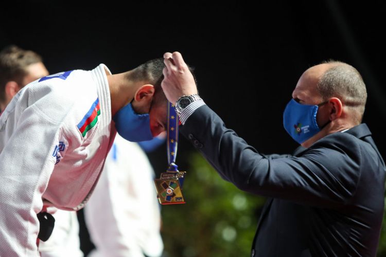 Orxan Səfərovun "qızıl yolu" - FOTOSESSİYA