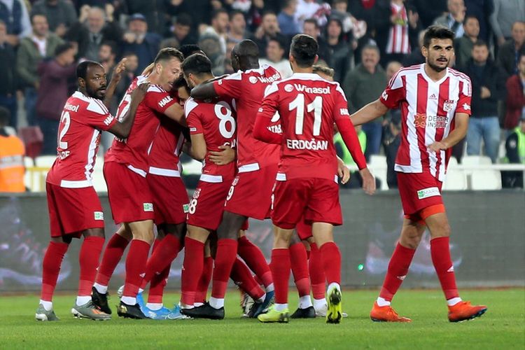 Koronavirusa daha 2 yoluxma – “Sivasspor”da