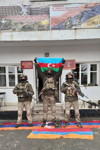 Azərbaycan bayrağı Cəbrayıl rayonunun mərkəzində dalğalanır