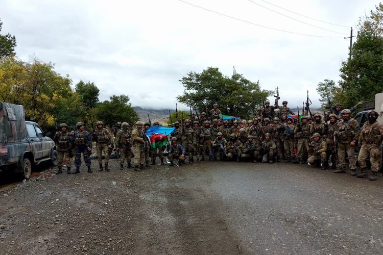 Azərbaycan bayrağı Cəbrayıl rayonunun mərkəzində dalğalanır