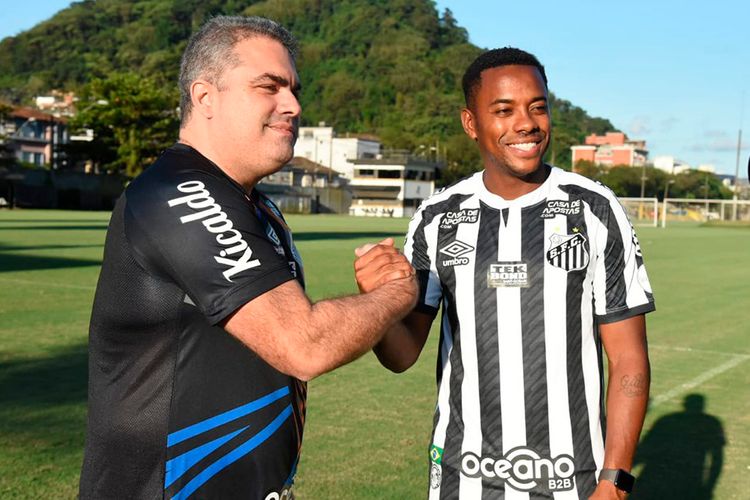 “Santos”u böhrana saldı – Robinyonun adının təcavüzdə hallanması