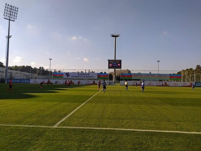 “Əmrinizdəyik, cənab Ali Baş Komandan” - “Qarabağ” - “Qəbələ” oyununda pankart