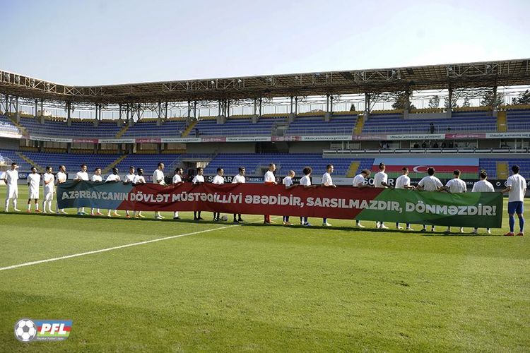 Meydana xüsusi formalarla çıxdı - “Neftçi” və “Sabah”