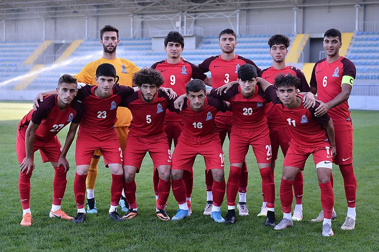 21 futbolçu dəvət olundu - Azərbaycan millisinə