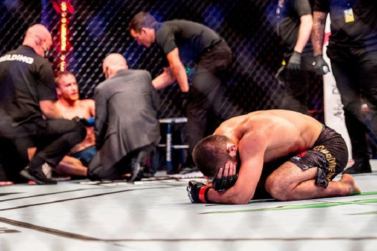 Həbib Nurməhəmmədovdan qələbə - 2-ci raundun 2-ci dəqiqəsində