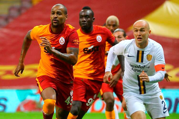 1 qol bəs etdi – “Qalatasaray”a