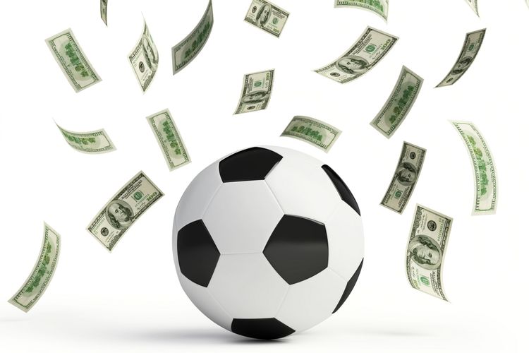 Ronaldo Messini arxada qoydu – “Forbes”in siyahısında