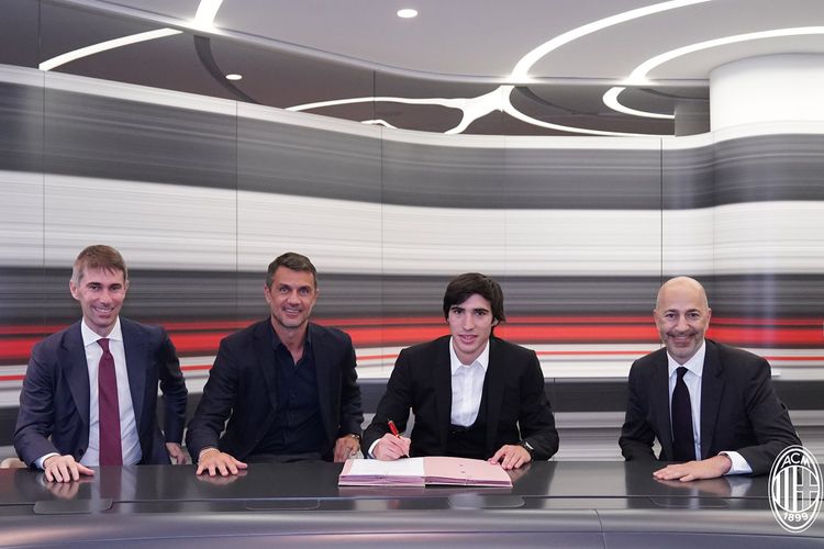 Yeni transferini təqdim etdi – “Milan”