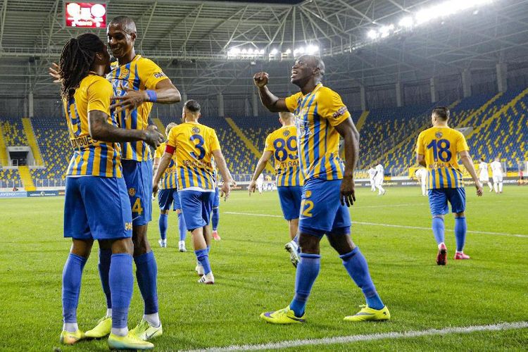 Super Liqa klubunun cəzasını ləğv etdi - UEFA