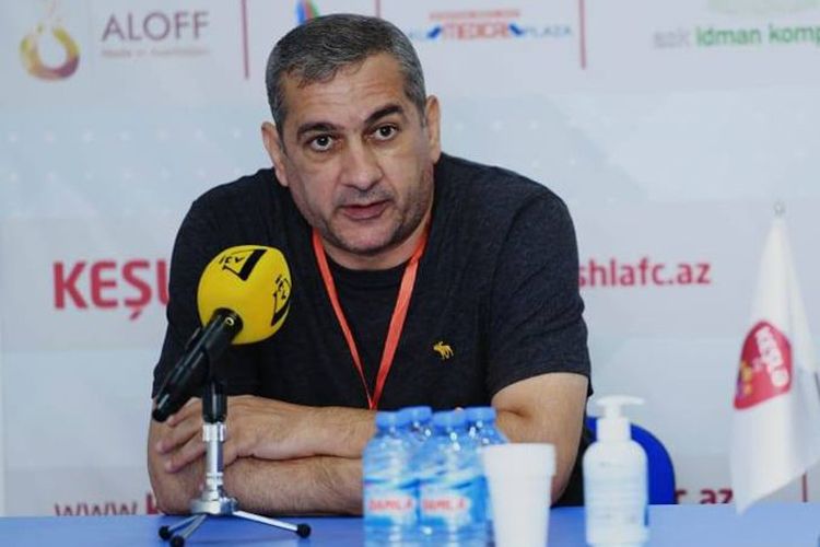 "Bizə belə futbolçu lazım deyil" - Yunis Hüseynov Kristovaonun "qələmini qırdı"