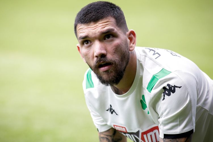 Seçimini etdi - "Neftçi"nin maraqlandığı futbolçu