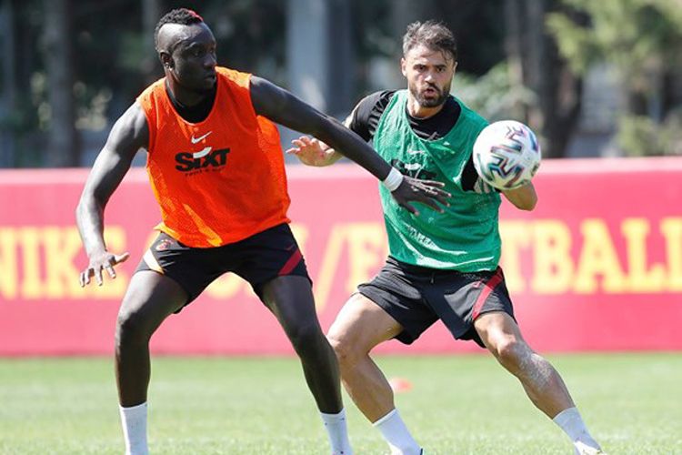 “Qalatasaray” Bakıya 20 futbolçu gətirir - SİYAHI