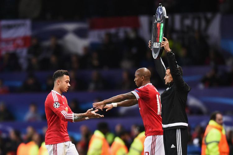 UEFA qüvvədə saxladı - 5 əvəzetmə qaydasını