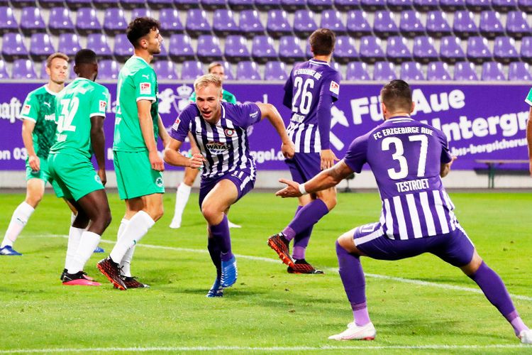 Öz meydanında büdrədi – Nazarovun komandası