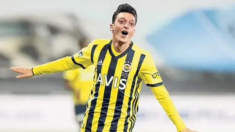 Meksika klubunu aldı - Özil
