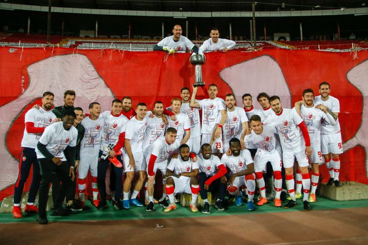 32-ci qələbə ilə - 32-ci çempionluq
