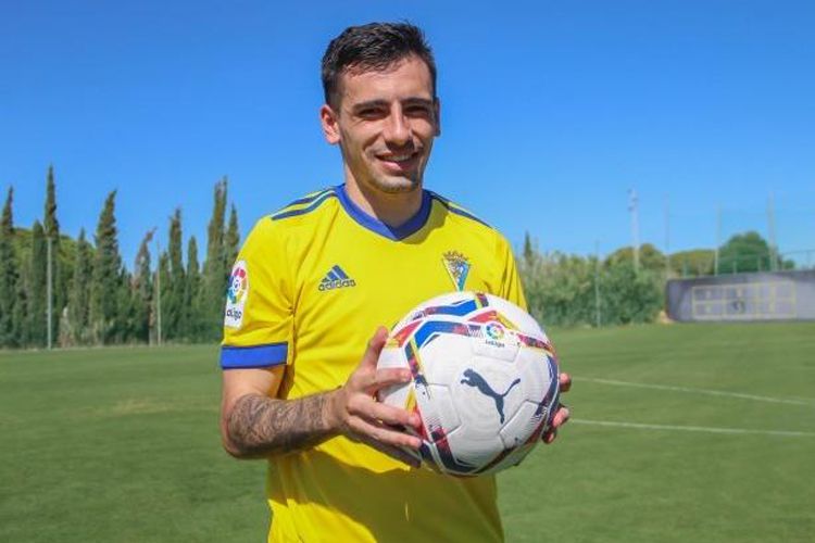 “Kadiz”in futbolçusu müqavilə üçün Bakıda – “Qarabağ”la