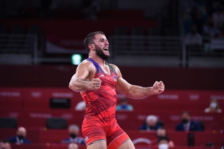 Güləşçimiz erməniyə yerini göstərdi - FOTOSESSİYA