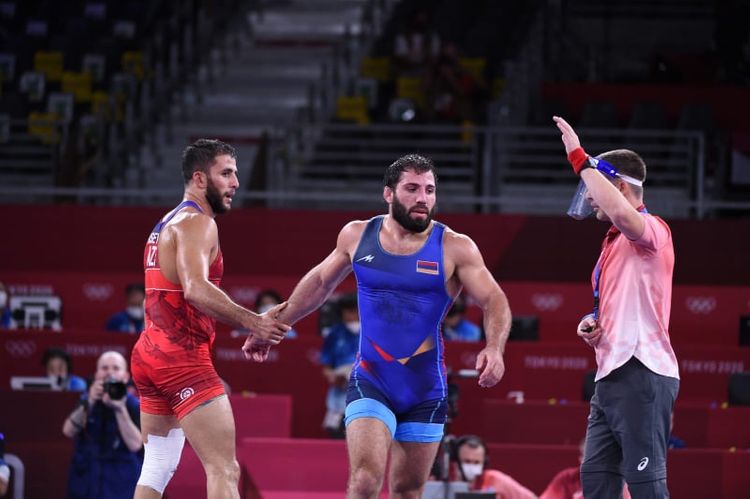 Güləşçimiz erməniyə yerini göstərdi - FOTOSESSİYA