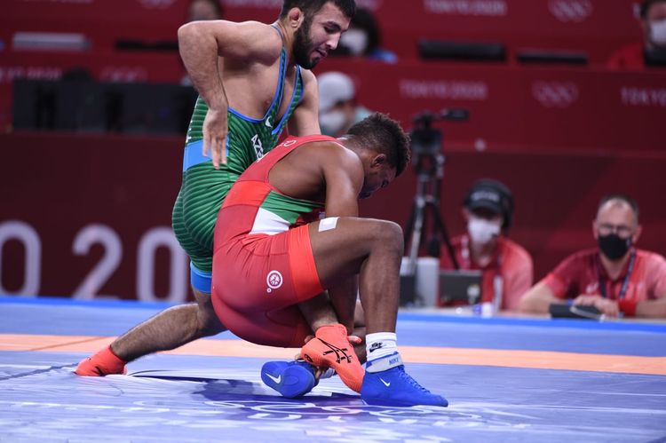 Güləşçimizdən bir qələbə, bir məğlubiyyət - FOTOSESSİYA