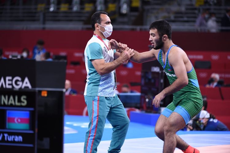 Güləşçimizdən bir qələbə, bir məğlubiyyət - FOTOSESSİYA