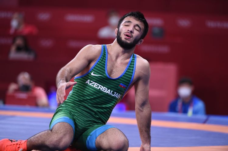 Güləşçimizdən bir qələbə, bir məğlubiyyət - FOTOSESSİYA