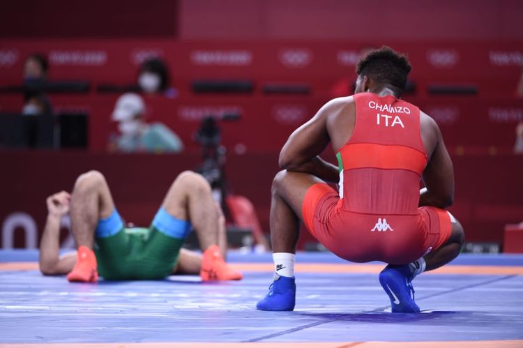 Güləşçimizdən bir qələbə, bir məğlubiyyət - FOTOSESSİYA