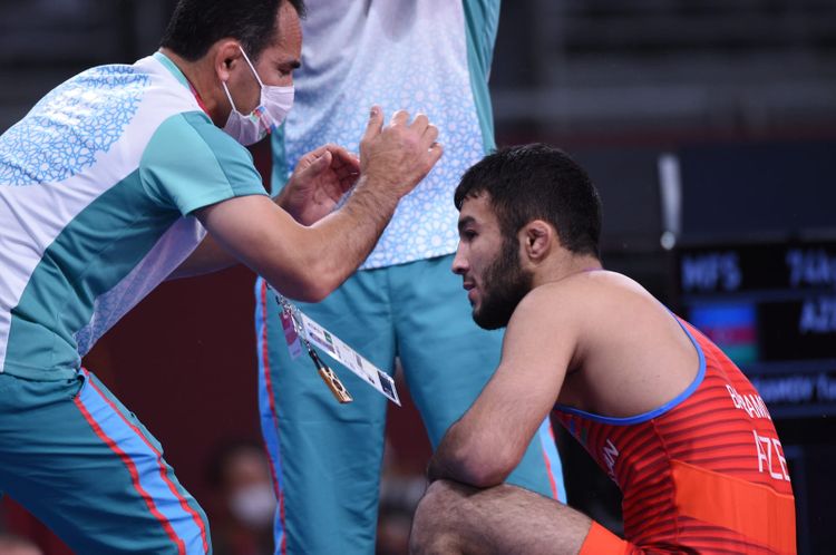 Güləşçimizdən bir qələbə, bir məğlubiyyət - FOTOSESSİYA