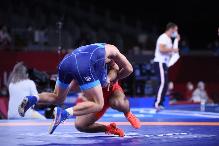 Güləşçimizdən bir qələbə, bir məğlubiyyət - FOTOSESSİYA